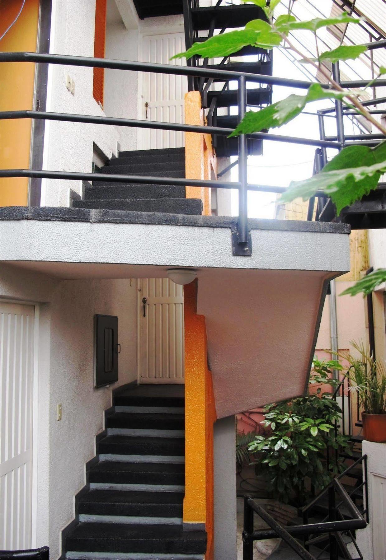 Alcazares Aparthotel 2*