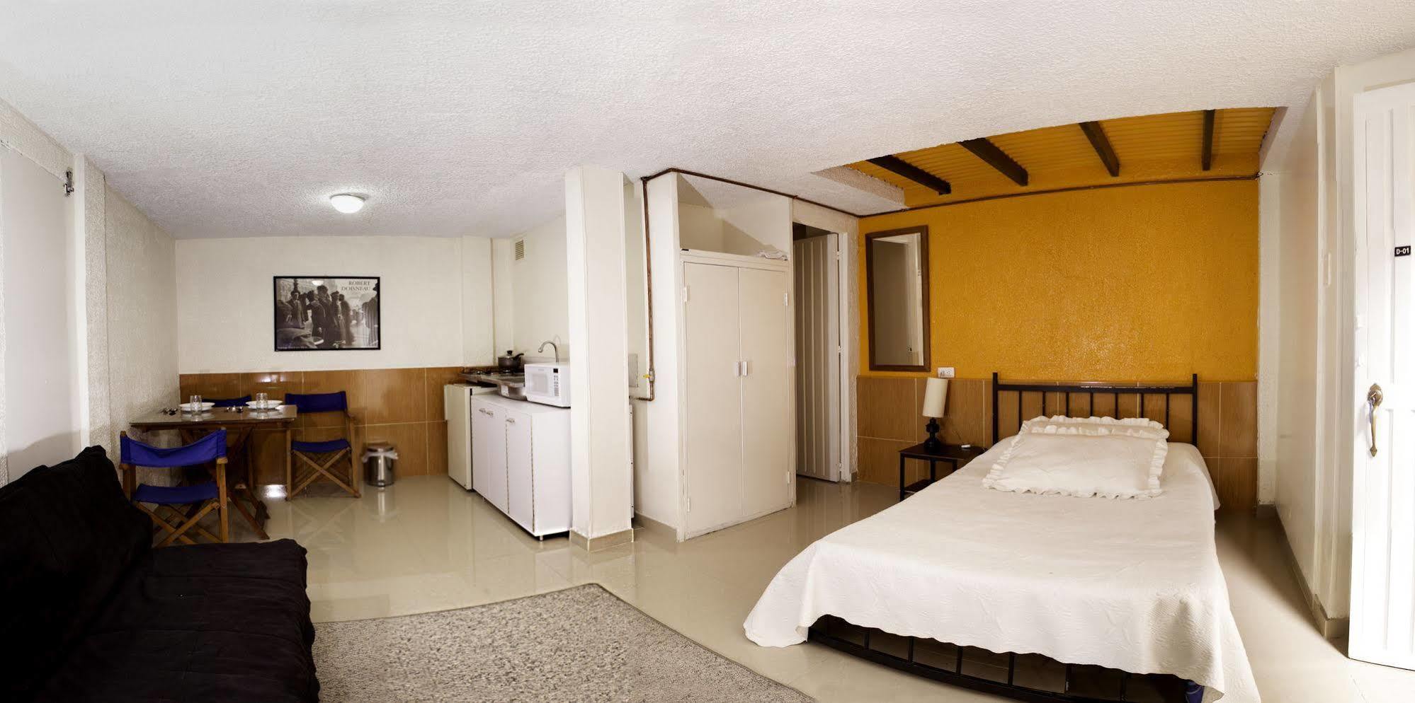 Aparthotel Alcazares
