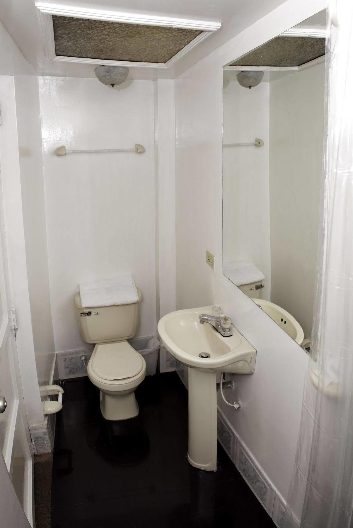 Alcazares Aparthotel 2*