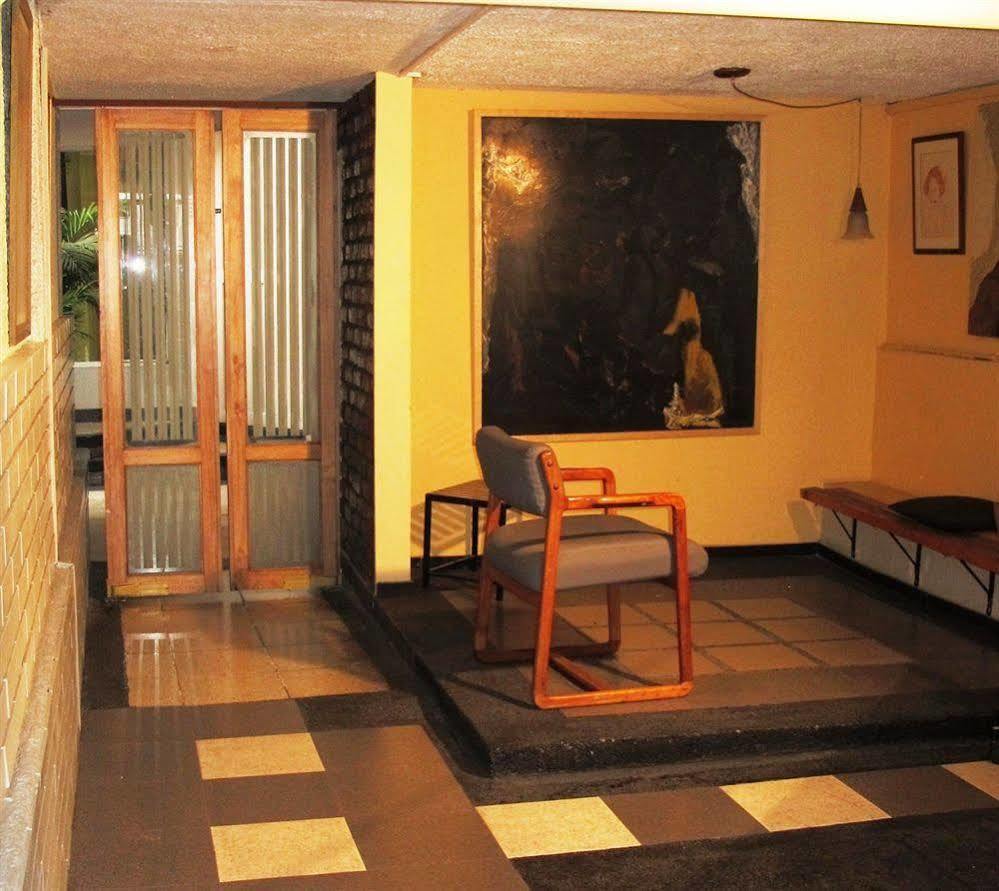 Aparthotel Alcazares